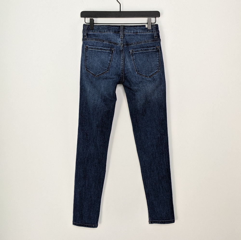KanCan Mid Rise Medium Wash Skinny Jeans 26 EUC - Picture 4 of 8